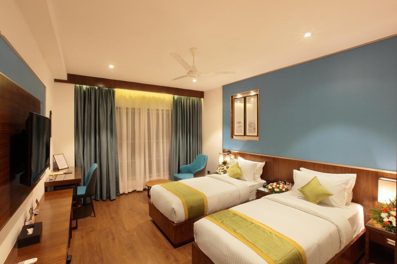 Hotel Ceasar Palace Thodupuzha Eksteriør bilde